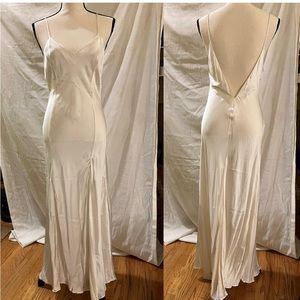 Vintage Y2K Victoria’s Secret Ivory/white 💯 Silk slip dress